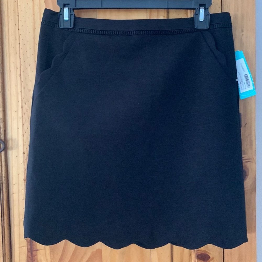 Skies Are Blue Scalloped Hem Skirt black MP